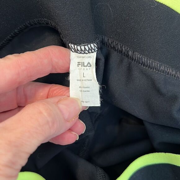 Fila size large black cropped leggings with FILA logo down one leg GUC - Picture 4 of 8
